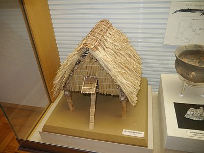 高床式住居模型