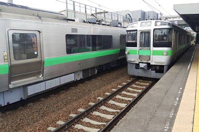 721系電車同士で列車交換