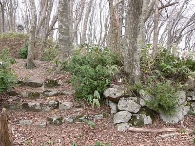剣の宮跡の石垣