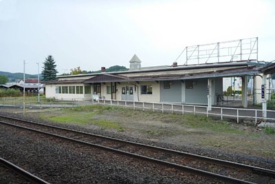 キハ40形気動車と構内踏切