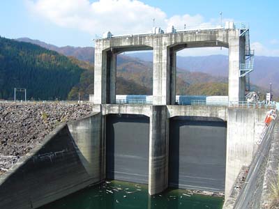 巨大なローラーゲート2門