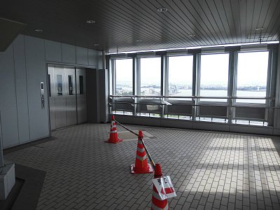あいの風プロムナード エレベーター乗降口