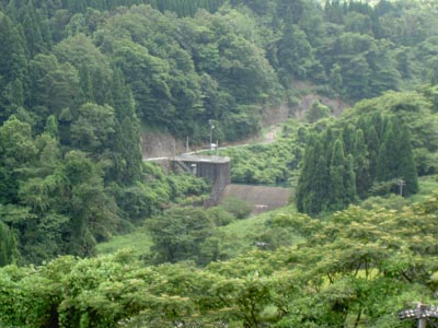 新内川ダム遠望
