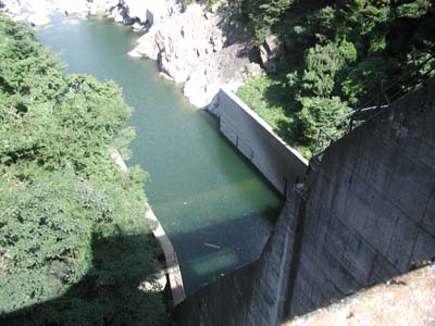 ��̏ォ�猩�������H