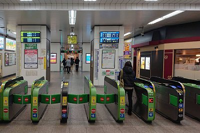 改札口