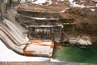 �E�݂��猩���_������