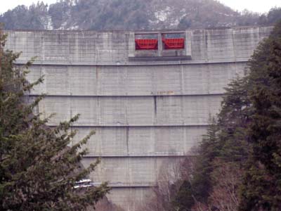 高根第1ダム全景