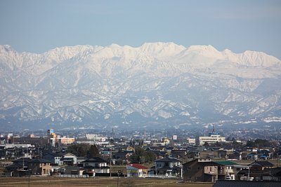 ���R�A��