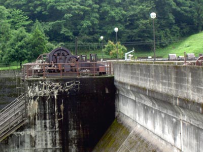 ラジアルゲートの巻き上げ機