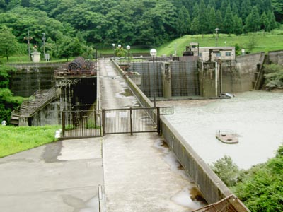 天端上は立ち入り禁止でした