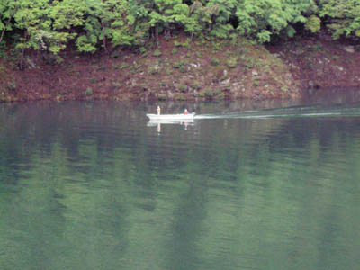 �_���΂Ƀ{�[�g��