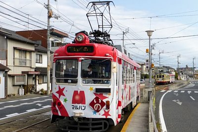 乗車用ホームと降車用ホームがある