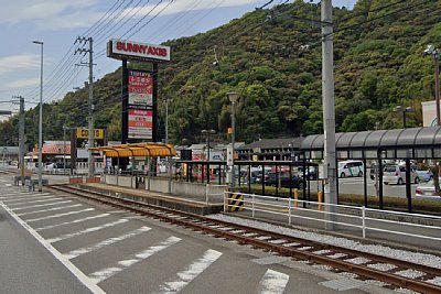 �T�j�[�A�N�V�X���̓X