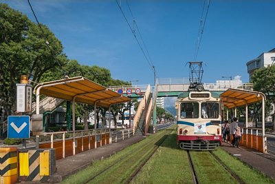 �V���ʈ꒚�ډw�z�[��