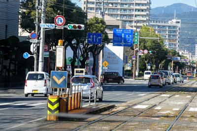 �V���ʎO���ډw�z�[��