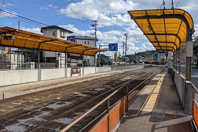 �V���ԌɑO�w�z�[��