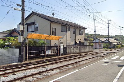 軒先にホームがあるケースが多い