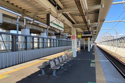 高架島式ホーム