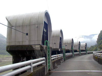 �V�[�ƃ��[���[�Q�[�g���쎺