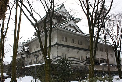 小天守のように見えますが実は佐藤記念美術館です