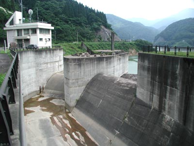 ���R�z�����^���f