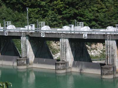 �V�[��͗�������֎~�ł���