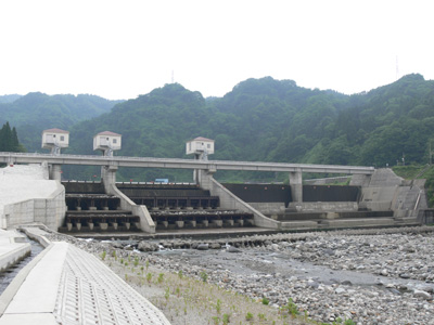 �������牁�������